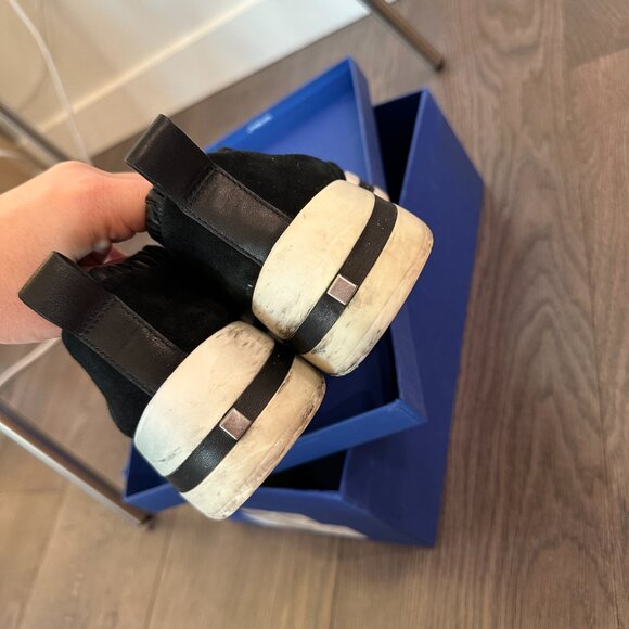 Stuart Weitzman Women's SW-612 Sneaker, Black Suede, 6.5 Medium US - Picture 3 of 7